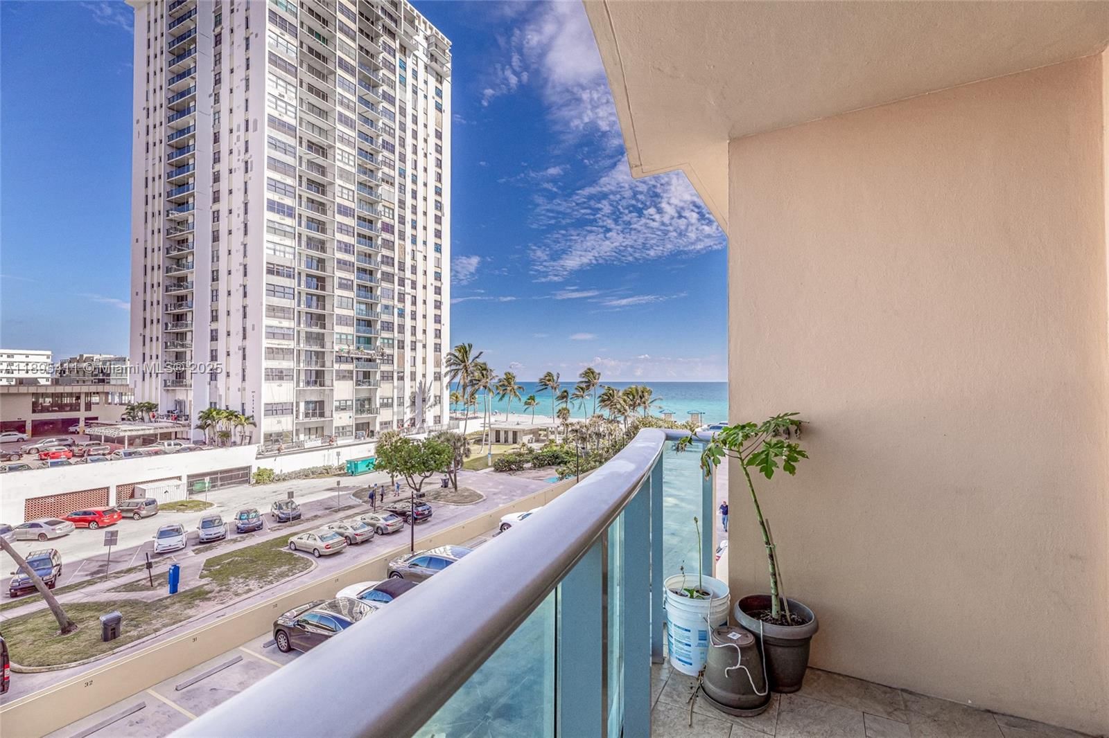 Real estate property located at 2501 Ocean Dr #439, Broward, Wave Condo, Hollywood, FL