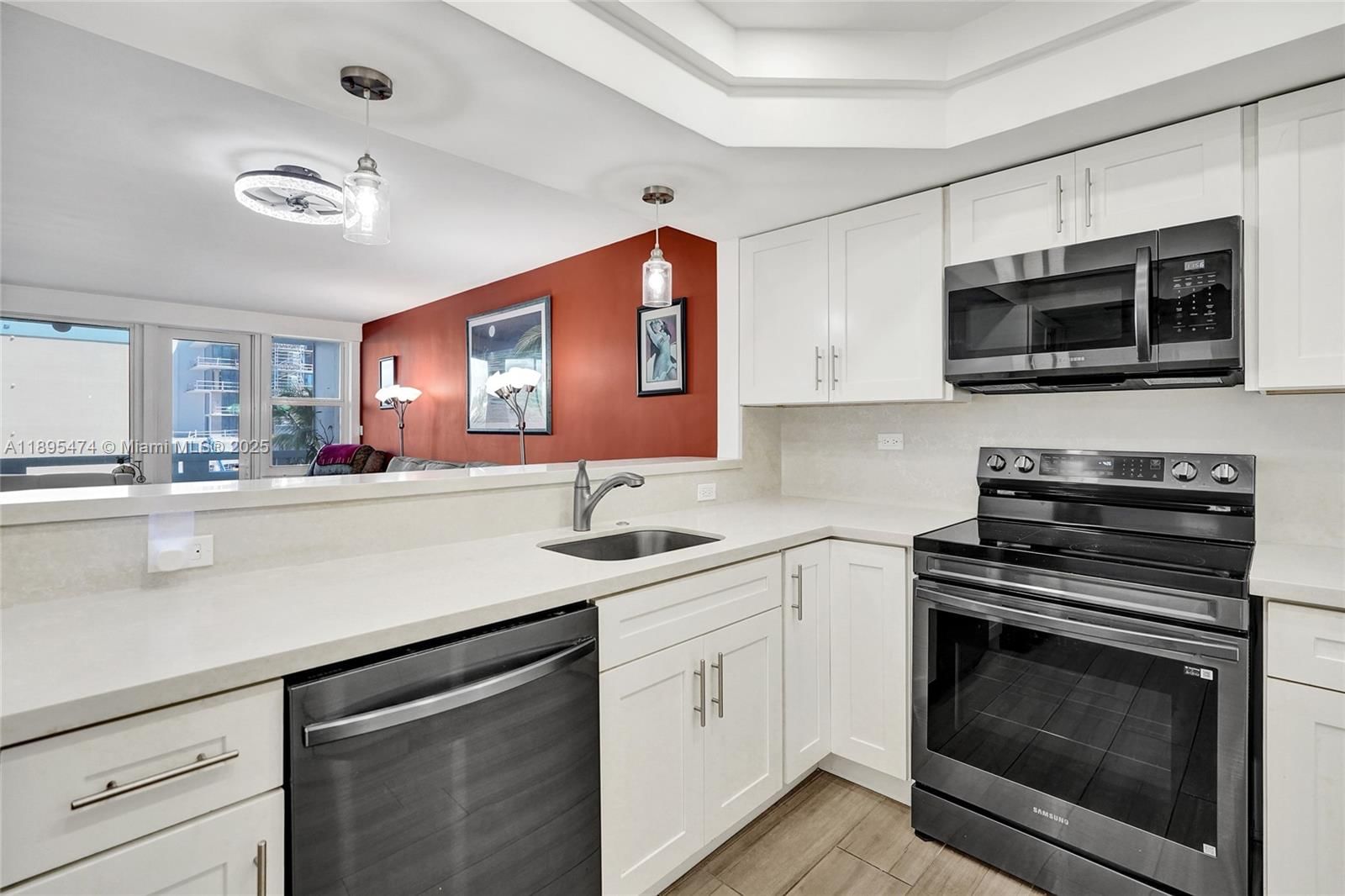 Real estate property located at 3111 Ocean Dr #302, Broward, Hollywood Towers Condo, Hollywood, FL