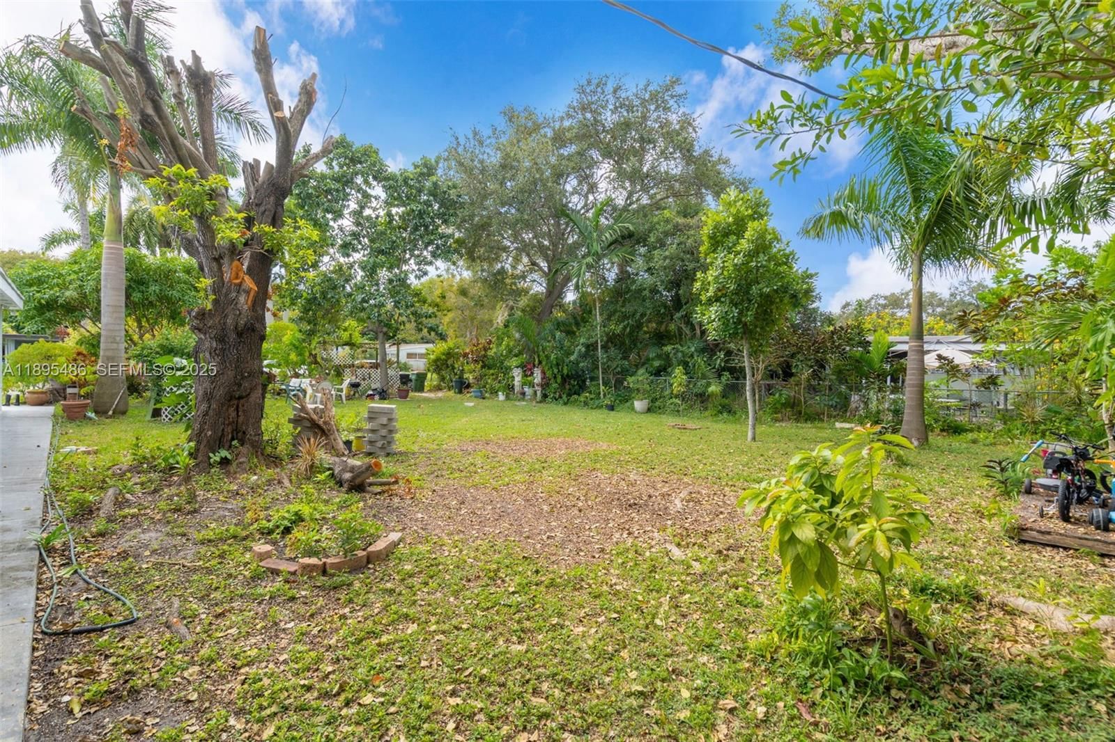 Real estate property located at 1585 139th St, Miami-dade, Dixie Gardens, North Miami, FL