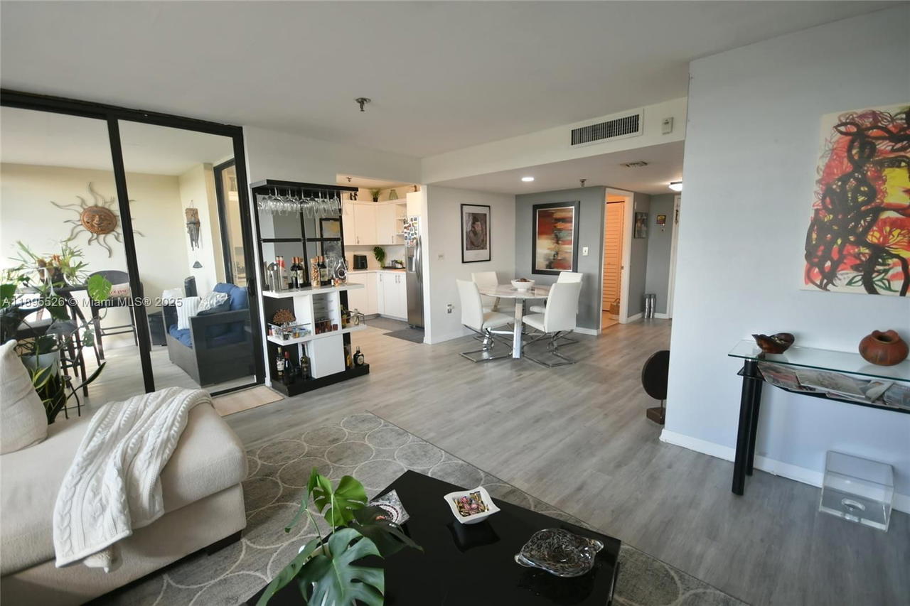 Real estate property located at 671 195th St #416-E, Miami-dade, Cedar Glenn Condo Apts Ea, Miami, FL