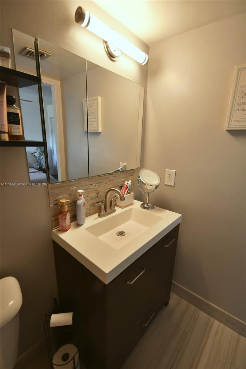 Real estate property located at 671 195th St #416-E, Miami-dade, Cedar Glenn Condo Apts Ea, Miami, FL