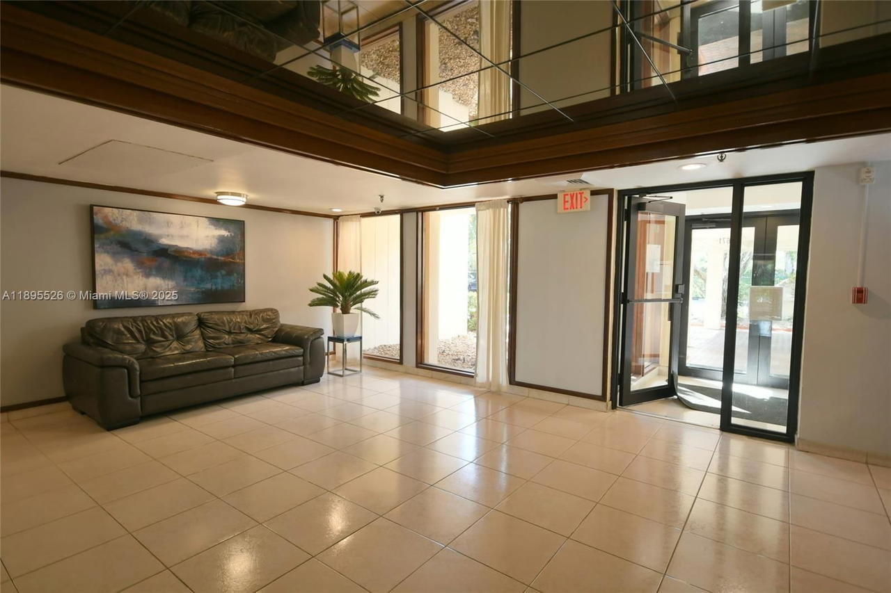 Real estate property located at 671 195th St #416-E, Miami-dade, Cedar Glenn Condo Apts Ea, Miami, FL