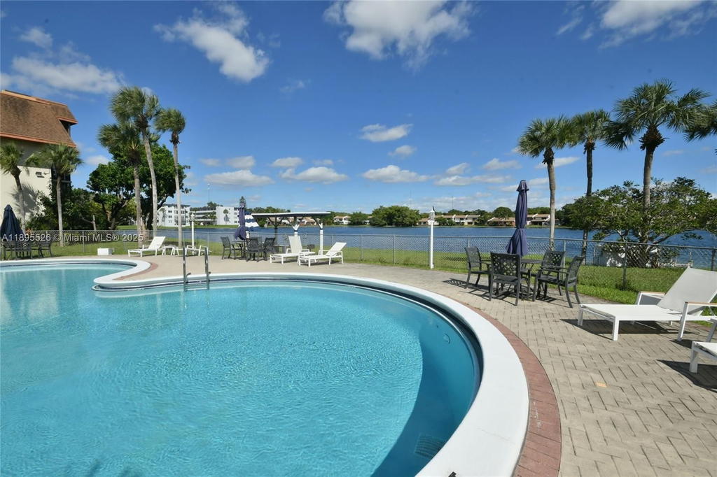 Real estate property located at 671 195th St #416-E, Miami-dade, Cedar Glenn Condo Apts Ea, Miami, FL