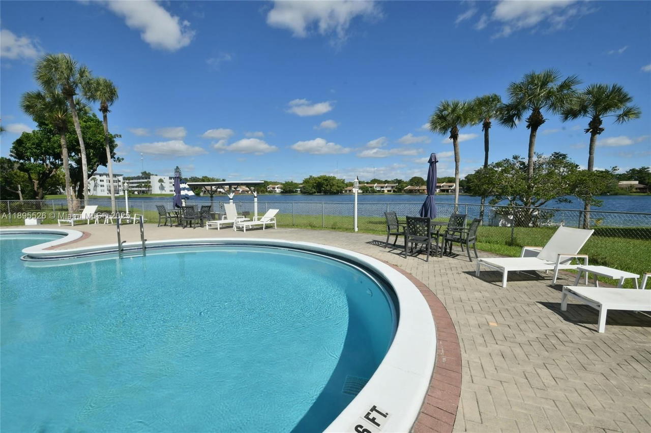 Real estate property located at 671 195th St #416-E, Miami-dade, Cedar Glenn Condo Apts Ea, Miami, FL