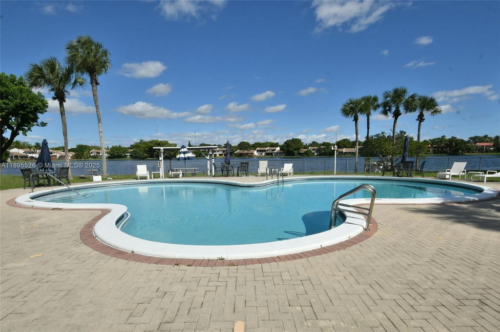 Real estate property located at 671 195th St #416-E, Miami-dade, Cedar Glenn Condo Apts Ea, Miami, FL