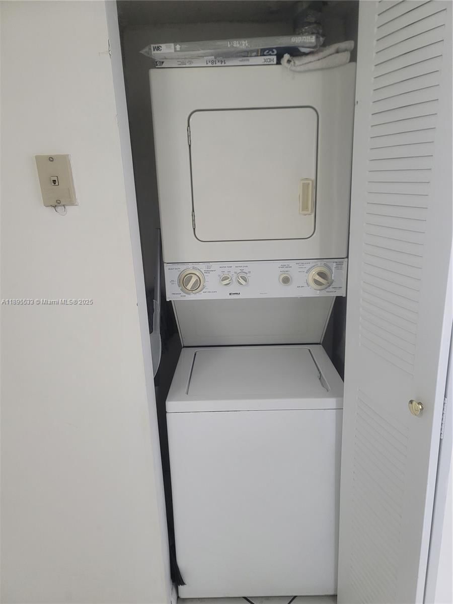 Real estate property located at 2600 Collins Ave #509, Miami-dade, Lake Beach Club Condo, Miami Beach, FL