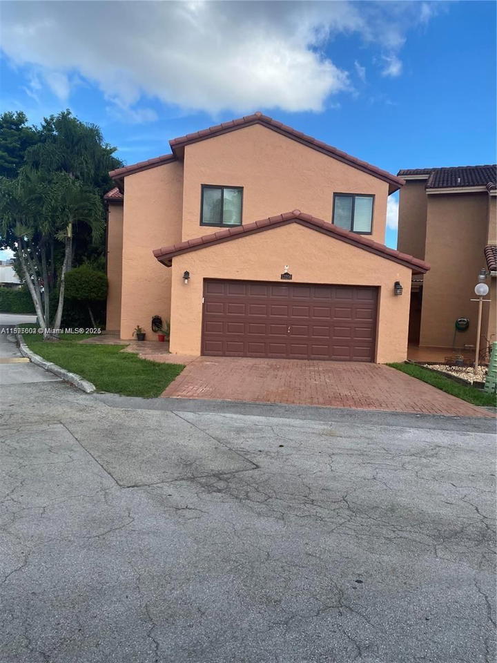 Real estate property located at 13208 10th Ln, Miami-dade, Tamiami Lakes Sec 5, Miami, FL