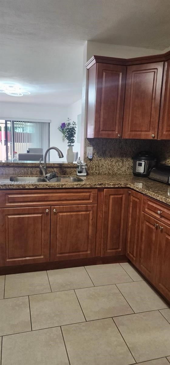 Real estate property located at 13208 10th Ln, Miami-dade, Tamiami Lakes Sec 5, Miami, FL