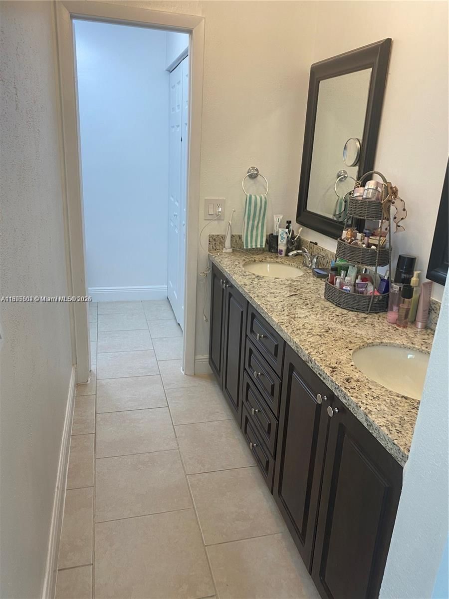 Real estate property located at 13208 10th Ln, Miami-dade, Tamiami Lakes Sec 5, Miami, FL