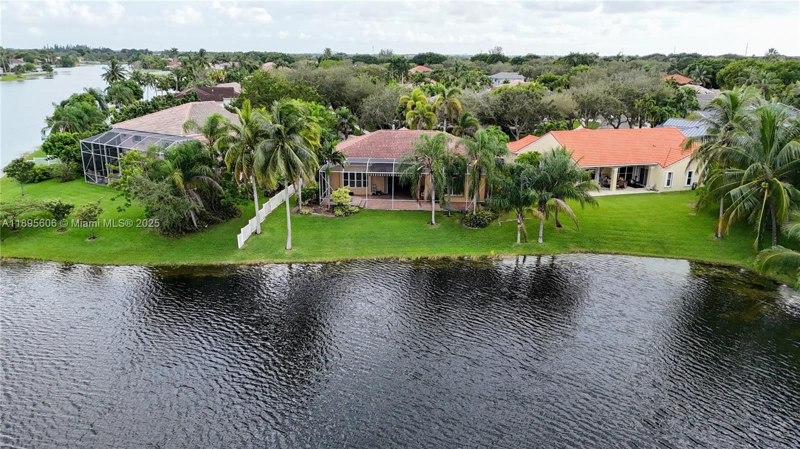 Real estate property located at 3905 151st Ter, Broward, Replat Of Country Lakes, Miramar, FL