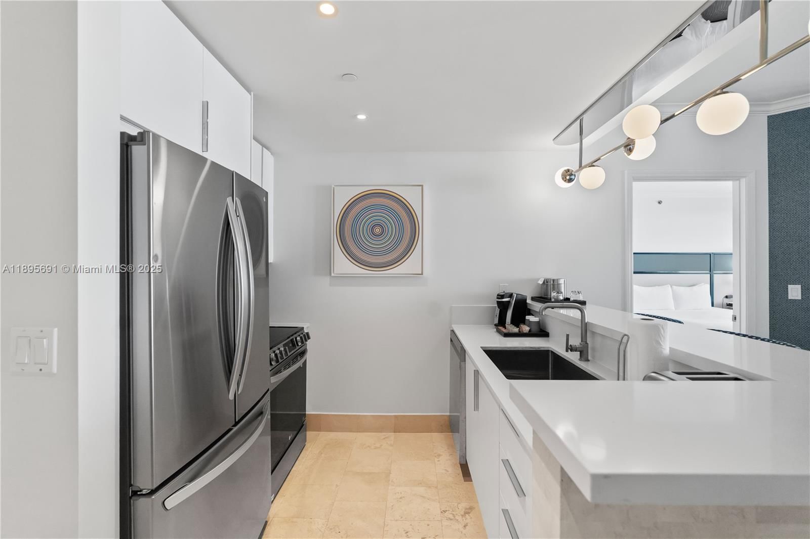 Real estate property located at 4401 Collins Ave #2011, Miami-dade, Fontainebleau Ii Condo, Miami Beach, FL