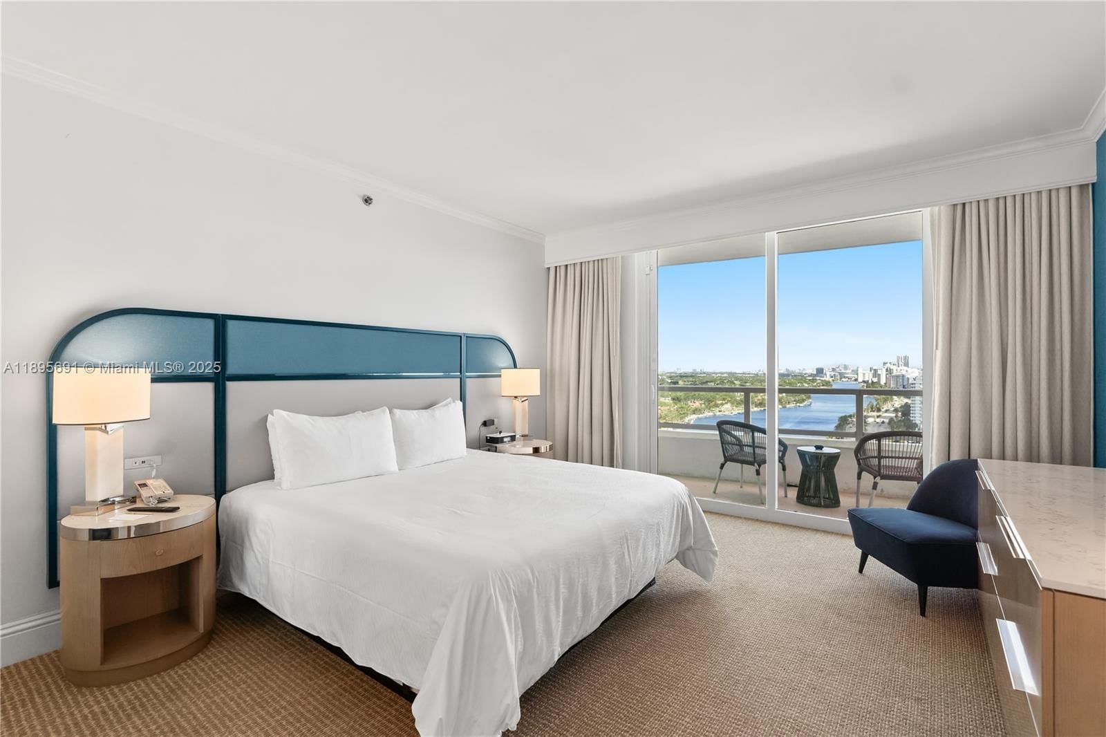 Real estate property located at 4401 Collins Ave #2011, Miami-dade, Fontainebleau Ii Condo, Miami Beach, FL