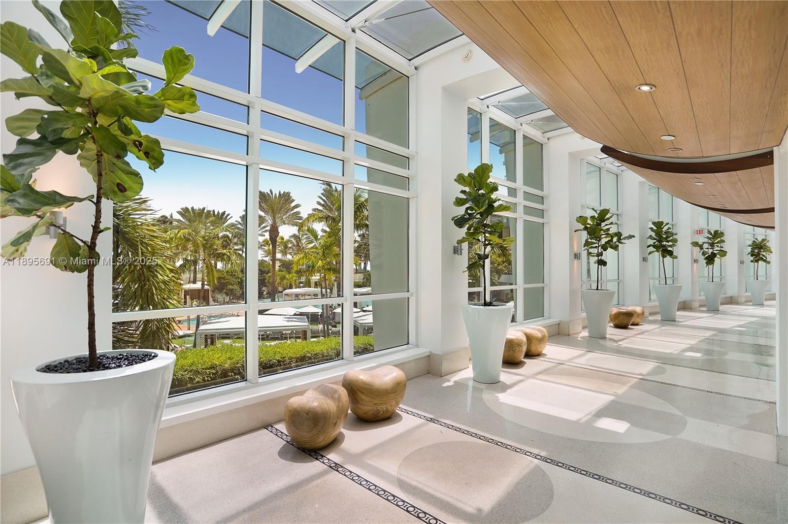 Real estate property located at 4401 Collins Ave #2011, Miami-dade, Fontainebleau Ii Condo, Miami Beach, FL