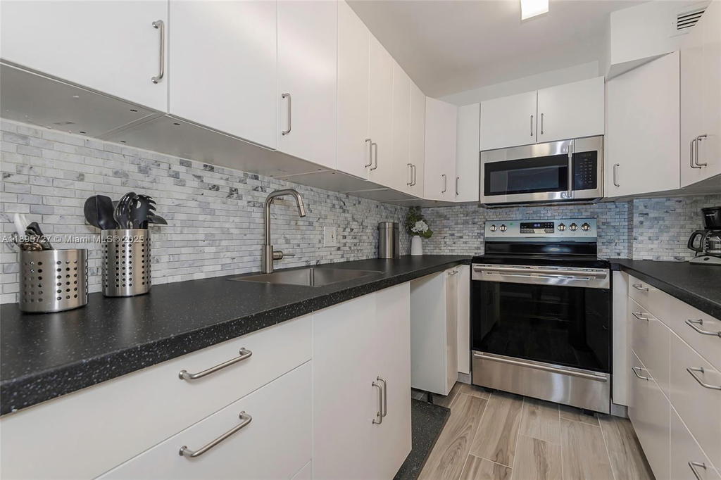 Real estate property located at 3 Island Ave #09E, Miami-dade, Belle Isle, Miami Beach, FL