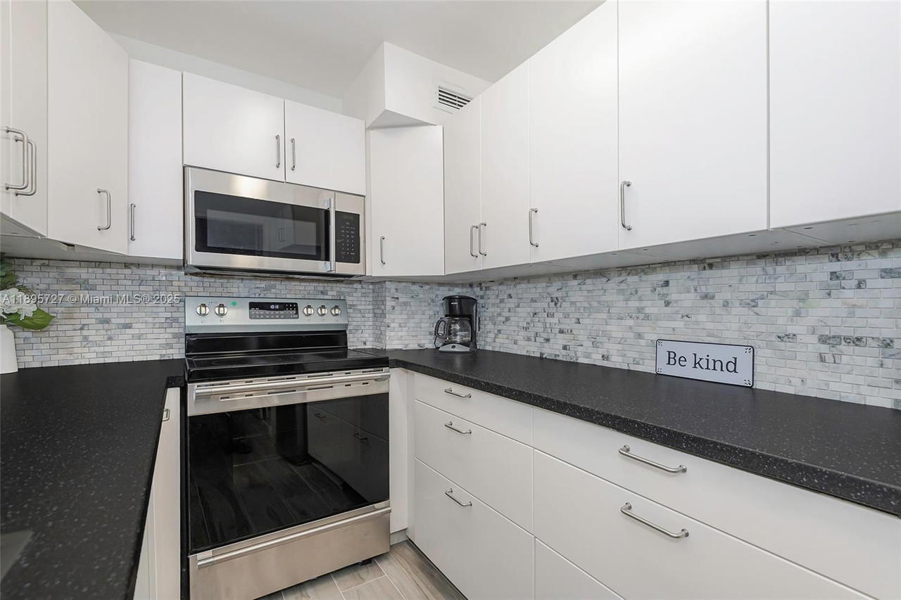 Real estate property located at 3 Island Ave #09E, Miami-dade, Belle Isle, Miami Beach, FL