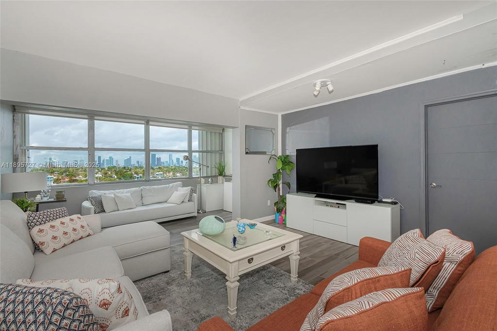 Real estate property located at 3 Island Ave #09E, Miami-dade, Belle Isle, Miami Beach, FL