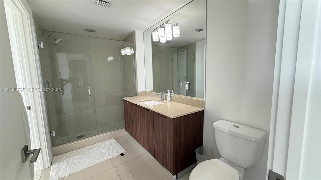 Real estate property located at 5300 Paseo Blvd #1510, Miami-dade, 5300 Paseo Condo, Doral, FL