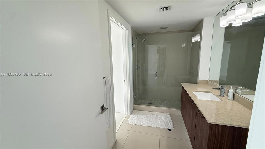 Real estate property located at 5300 Paseo Blvd #1510, Miami-dade, 5300 Paseo Condo, Doral, FL