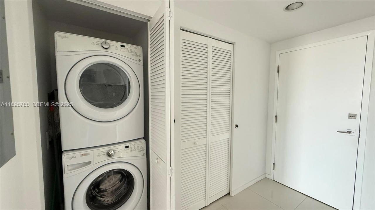 Real estate property located at 5300 Paseo Blvd #1510, Miami-dade, 5300 Paseo Condo, Doral, FL