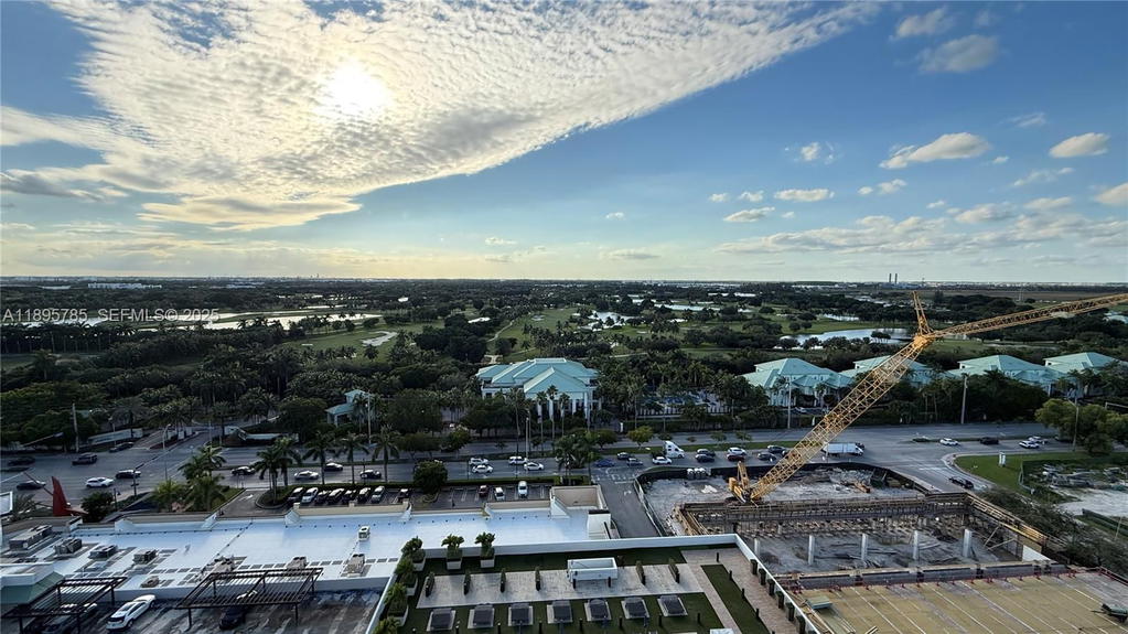 Real estate property located at 5300 Paseo Blvd #1510, Miami-dade, 5300 Paseo Condo, Doral, FL