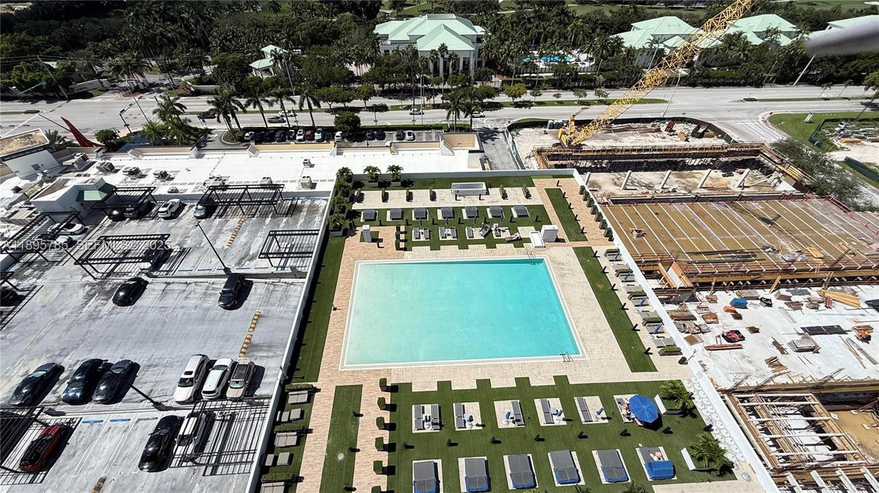 Real estate property located at 5300 Paseo Blvd #1510, Miami-dade, 5300 Paseo Condo, Doral, FL