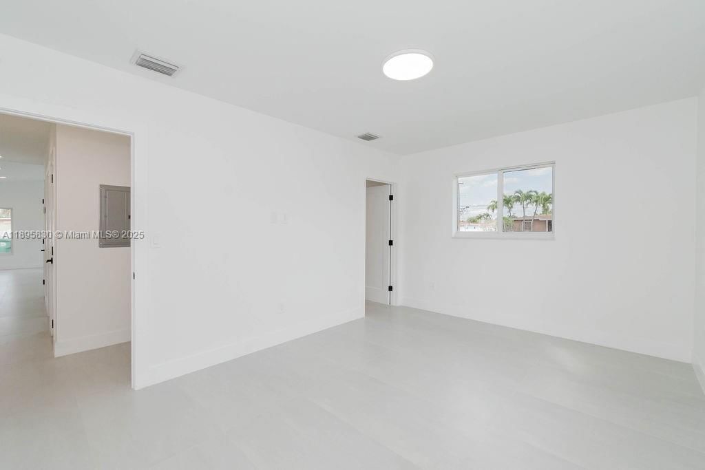 Real estate property located at 4202 98th Ave, Miami-dade, Fairlawn Ests 1st Addn, Miami, FL