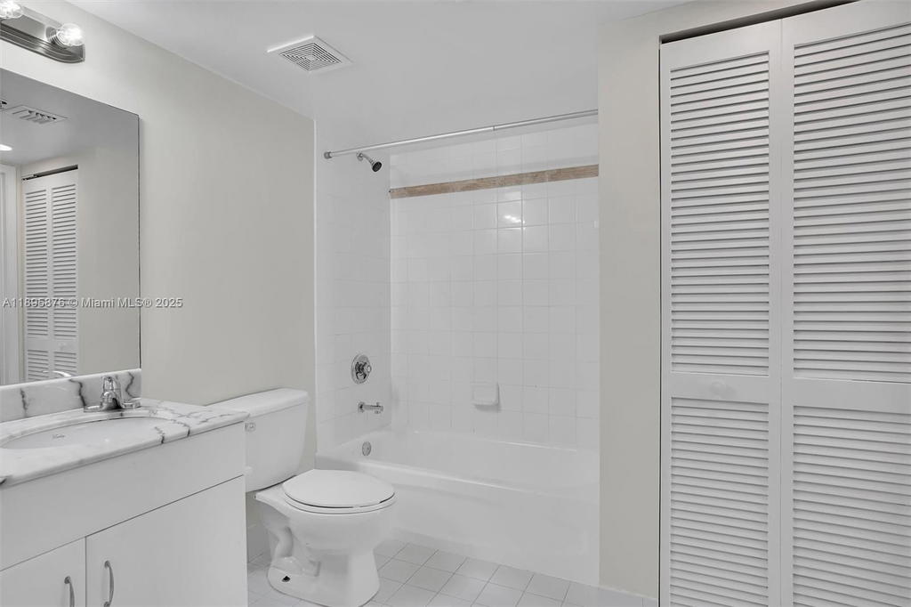 Real estate property located at 1200 Brickell Bay Dr #2821, Miami-dade, The Club At Brickell Bay, Miami, FL