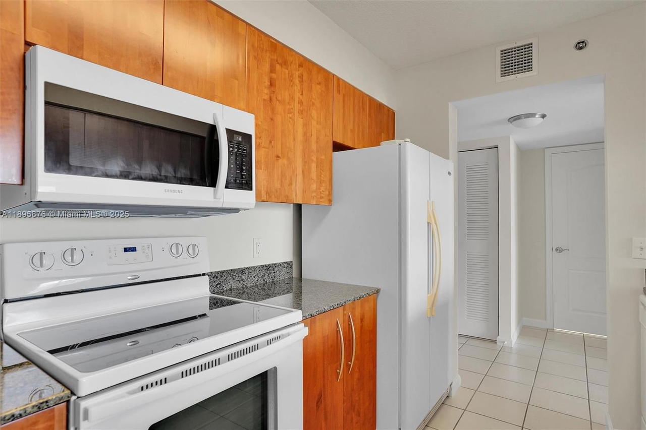 Real estate property located at 1200 Brickell Bay Dr #2821, Miami-dade, The Club At Brickell Bay, Miami, FL