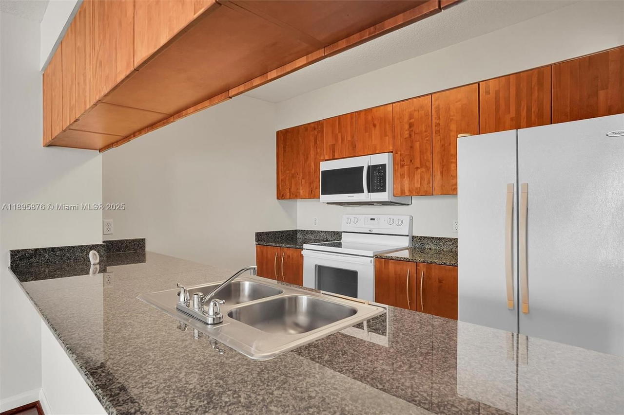 Real estate property located at 1200 Brickell Bay Dr #2821, Miami-dade, The Club At Brickell Bay, Miami, FL