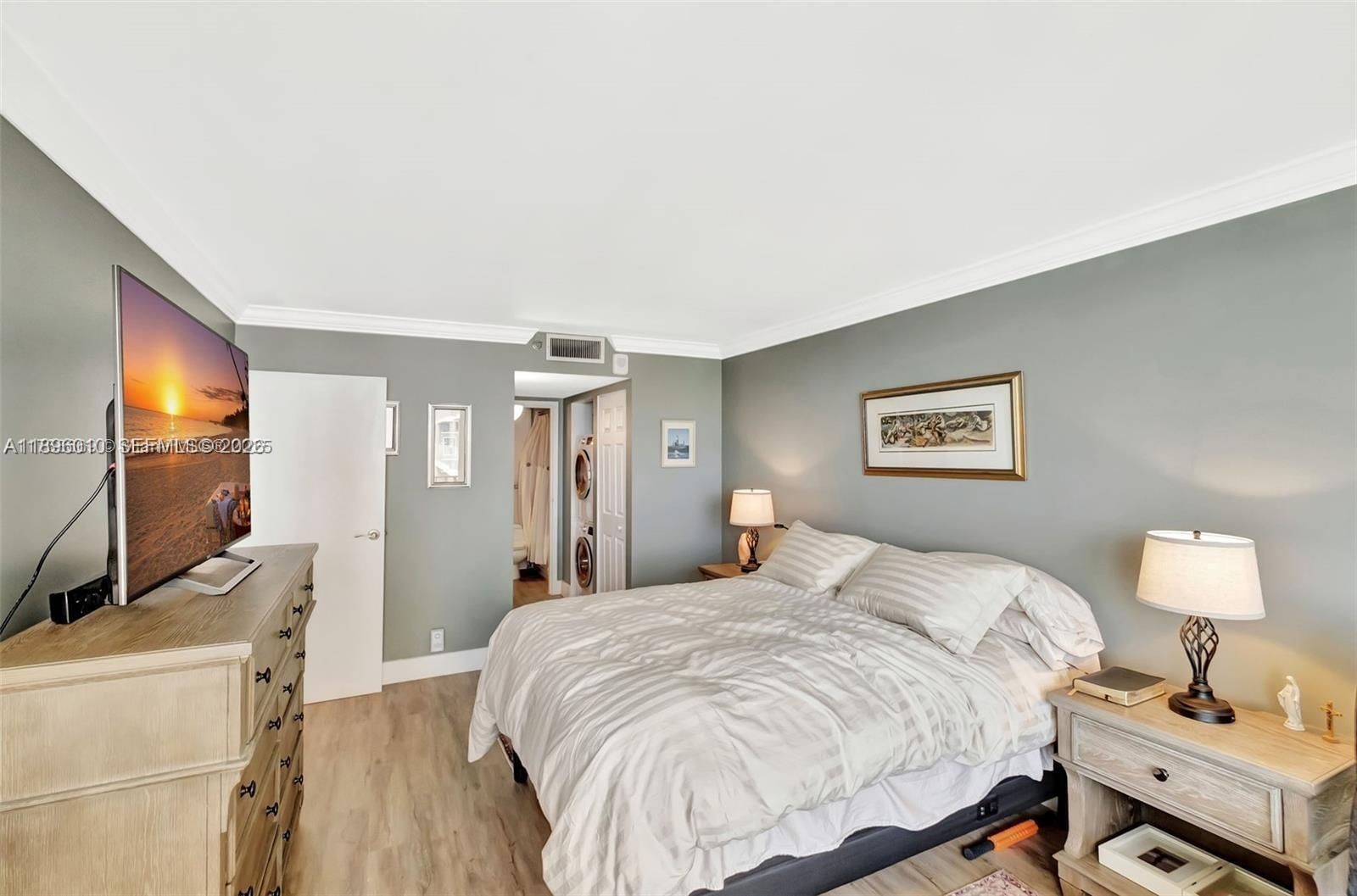 Real estate property located at 7601 Treasure Dr #1410, Miami-dade, The Grandview Palace Cond, North Bay Village, FL