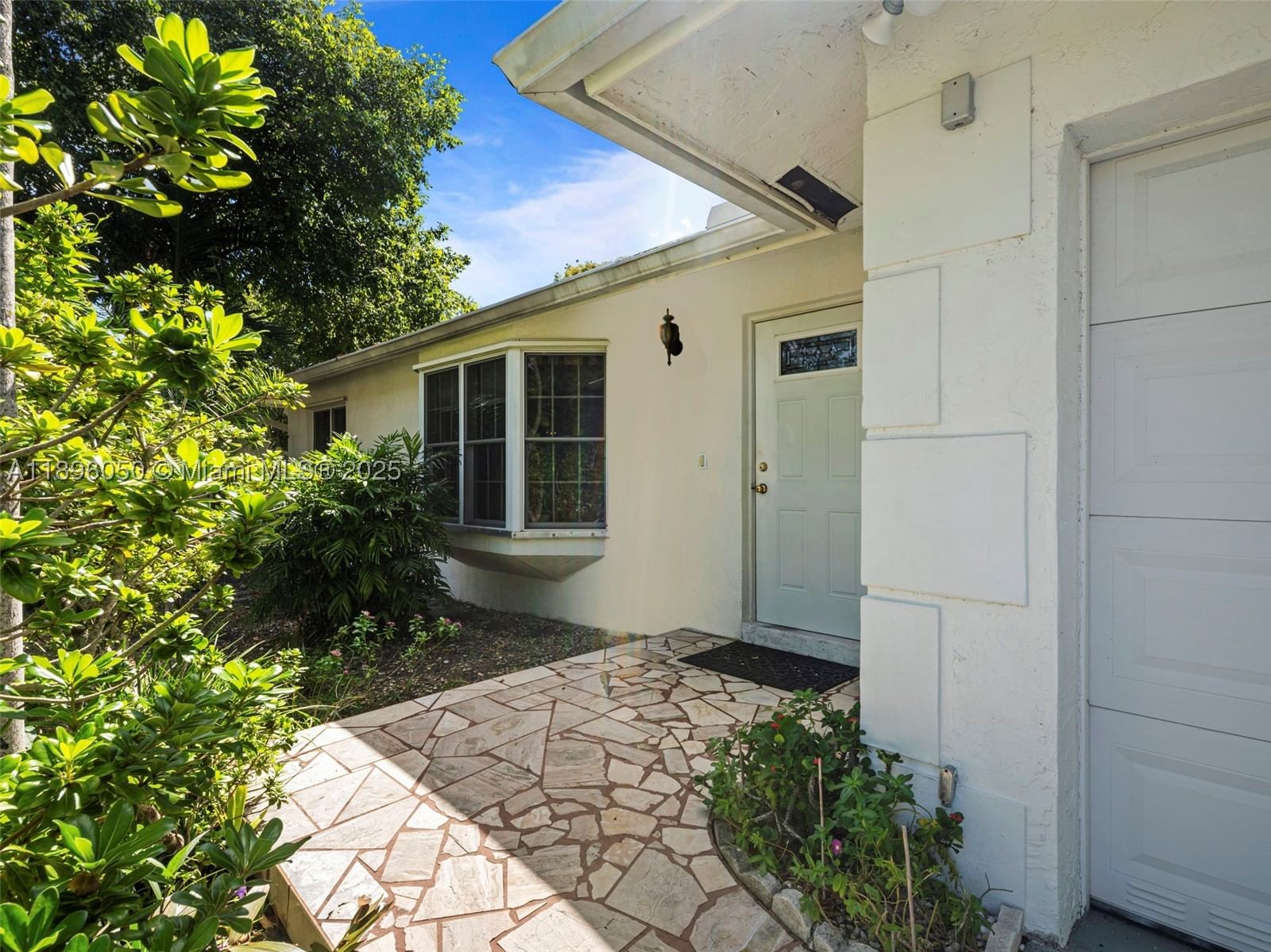Real estate property located at 8520 179th St, Miami-dade, Pinewood Ests 3rd Addn, Palmetto Bay, FL