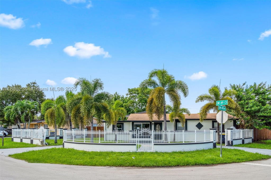 Real estate property located at 4465 49th Ct, Broward, Playland Isles, Dania Beach, FL