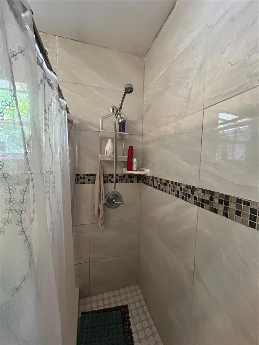 Real estate property located at 6121 Madison St, Broward, Breeze Haven, Hollywood, FL