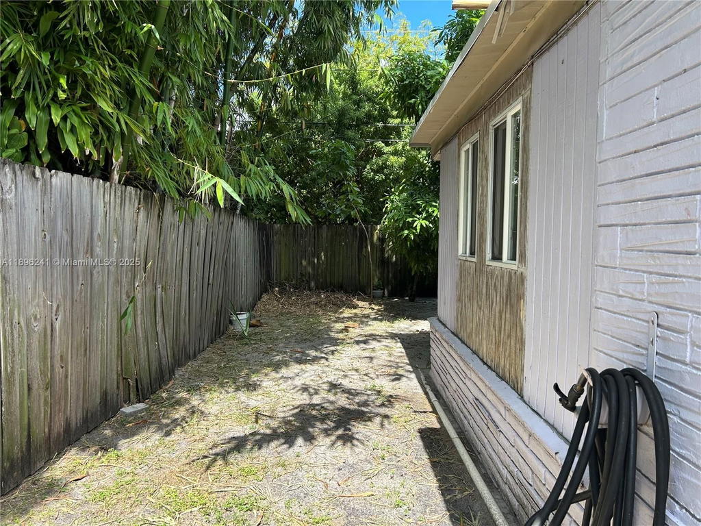 Real estate property located at 6121 Madison St, Broward, Breeze Haven, Hollywood, FL