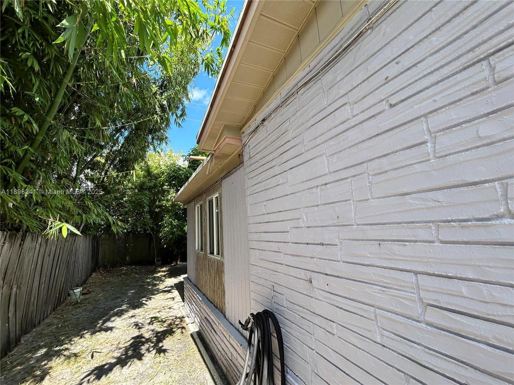Real estate property located at 6121 Madison St, Broward, Breeze Haven, Hollywood, FL