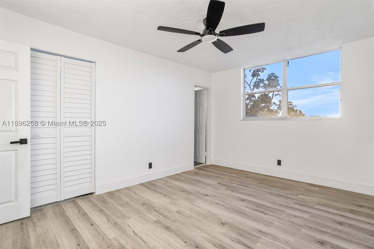 Real estate property located at 2861 Somerset Dr #203, Broward, Somerset No Six Condo, Lauderdale Lakes, FL