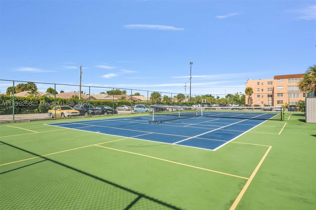 Real estate property located at 2861 Somerset Dr #203, Broward, Somerset No Six Condo, Lauderdale Lakes, FL