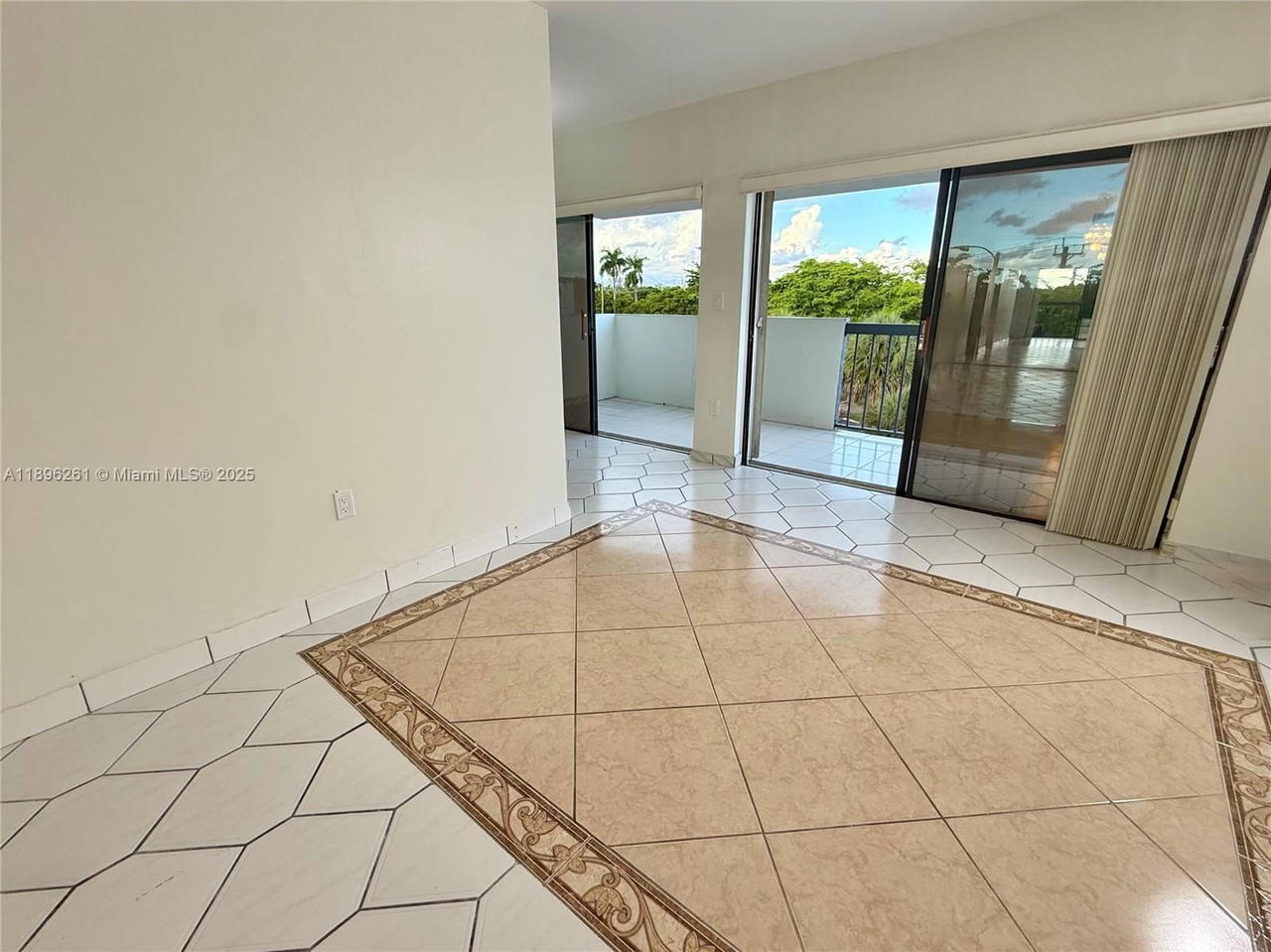 Real estate property located at 5900 127th Ave #3406, Miami-dade, Miller Gardens Condo, Miami, FL