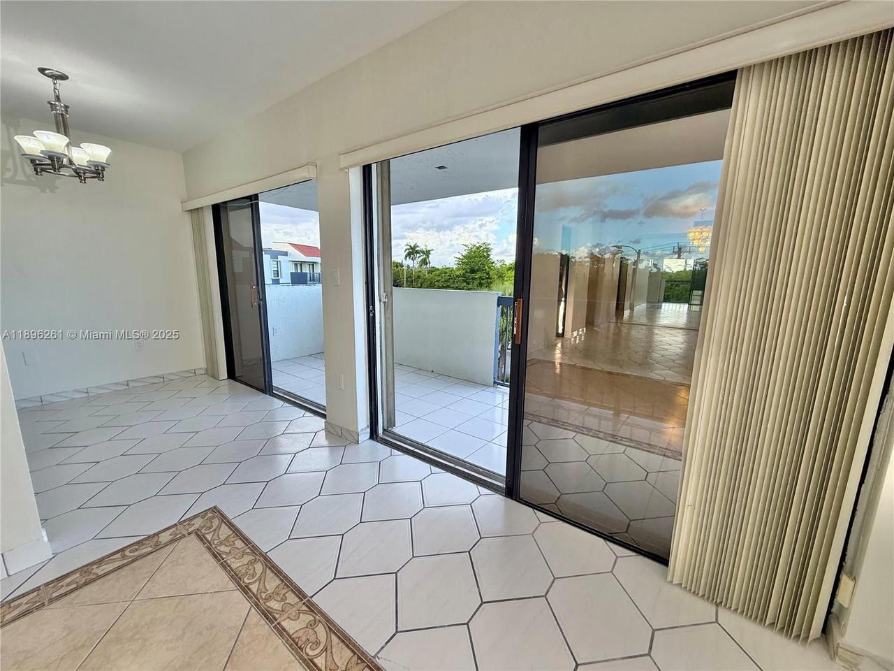 Real estate property located at 5900 127th Ave #3406, Miami-dade, Miller Gardens Condo, Miami, FL