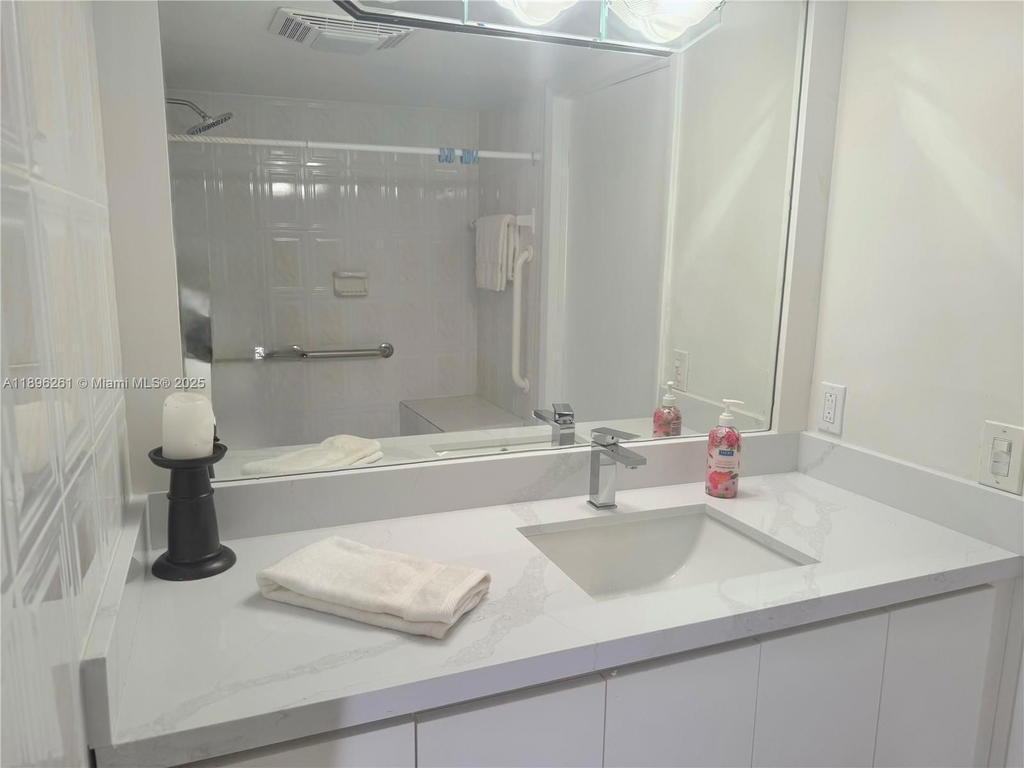 Real estate property located at 5900 127th Ave #3406, Miami-dade, Miller Gardens Condo, Miami, FL