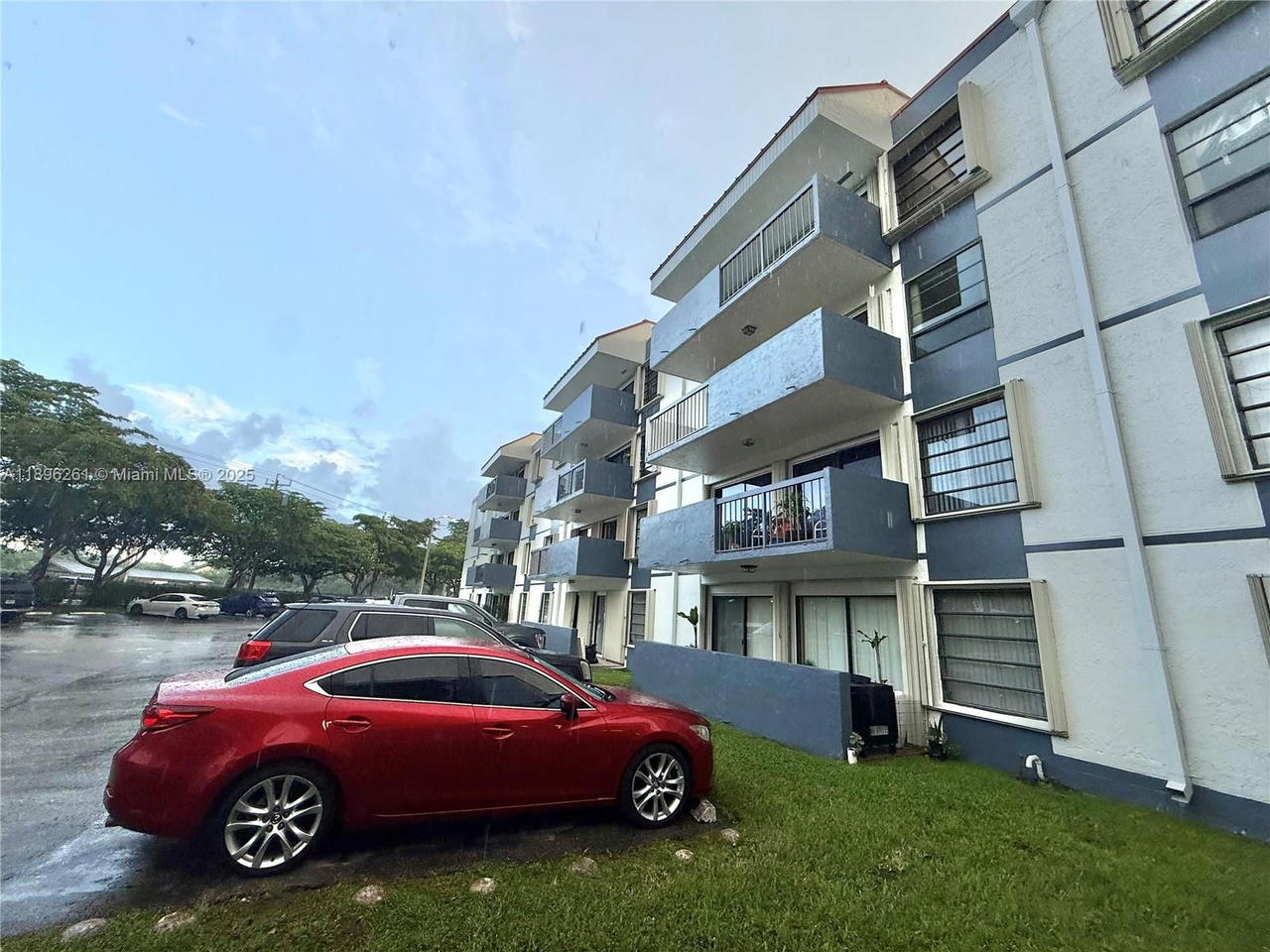Real estate property located at 5900 127th Ave #3406, Miami-dade, Miller Gardens Condo, Miami, FL