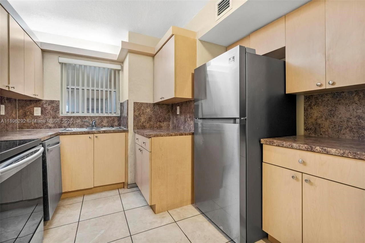 Real estate property located at 8860 Fontainebleau Blvd #304, Miami-dade, San Marco Condo, Miami, FL