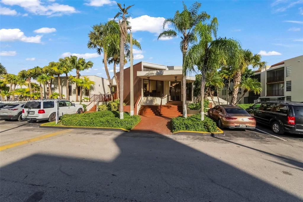 Real estate property located at 8860 Fontainebleau Blvd #304, Miami-dade, San Marco Condo, Miami, FL