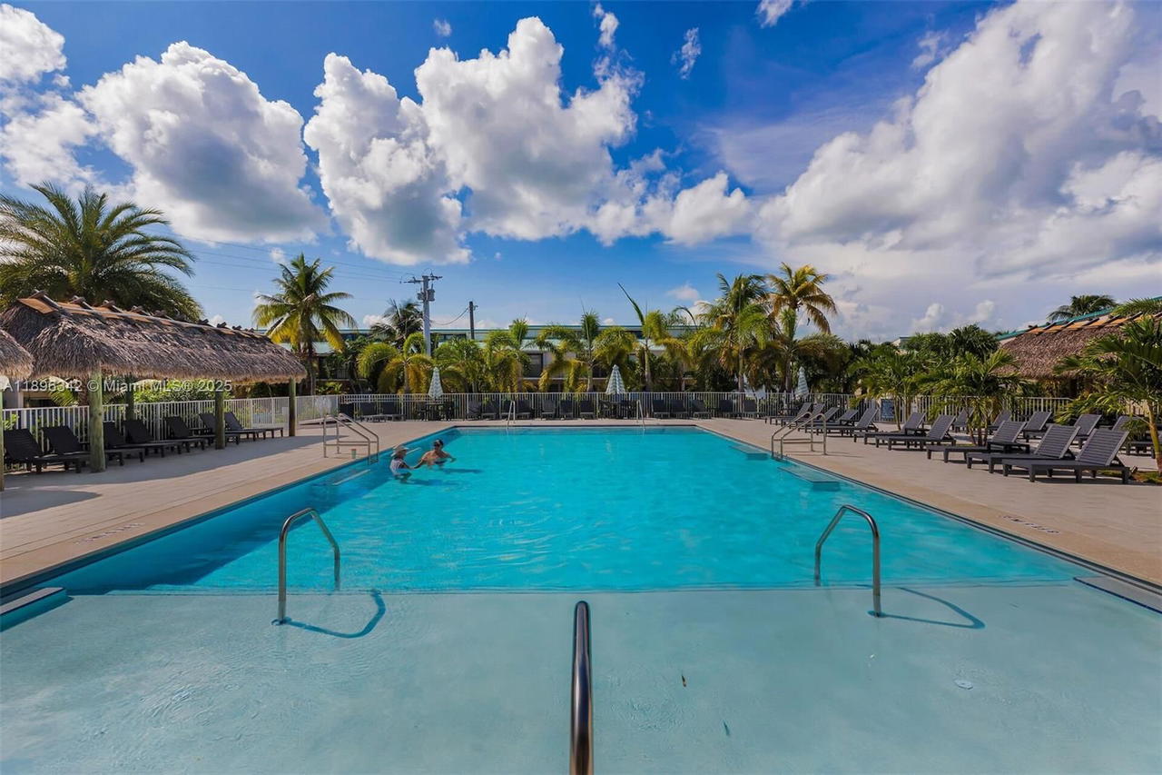 Real estate property located at 87200 Overseas Hwy H4, Monroe, Executive Bay Club, Islamorada, FL