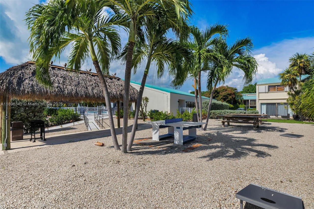 Real estate property located at 87200 Overseas Hwy H4, Monroe, Executive Bay Club, Islamorada, FL