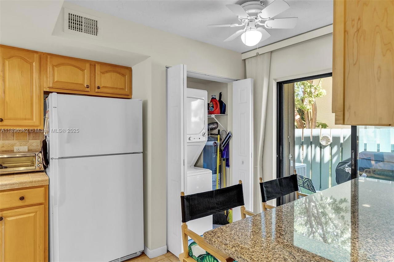 Real estate property located at 87200 Overseas Hwy H4, Monroe, Executive Bay Club, Islamorada, FL