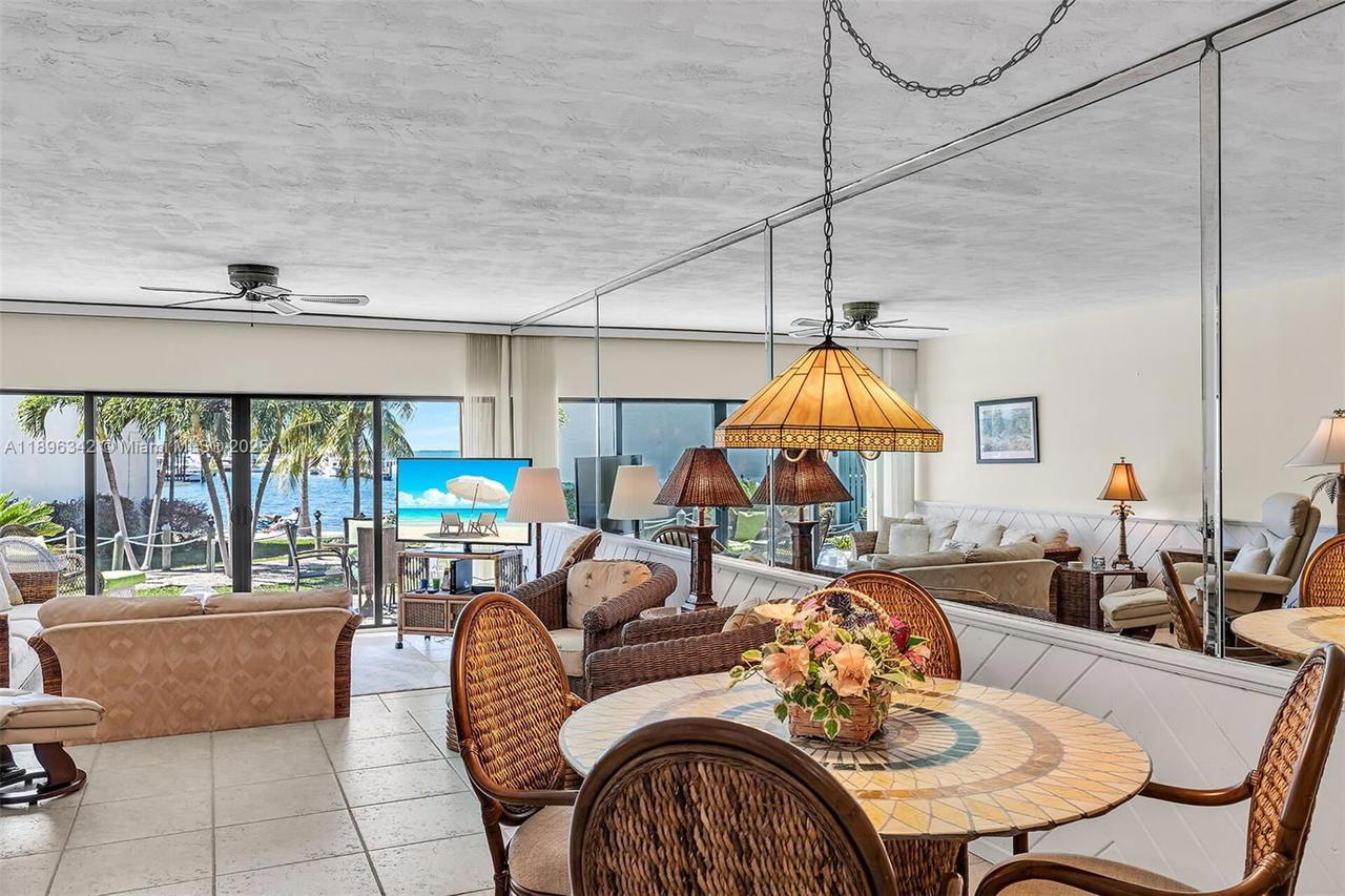 Real estate property located at 87200 Overseas Hwy H4, Monroe, Executive Bay Club, Islamorada, FL