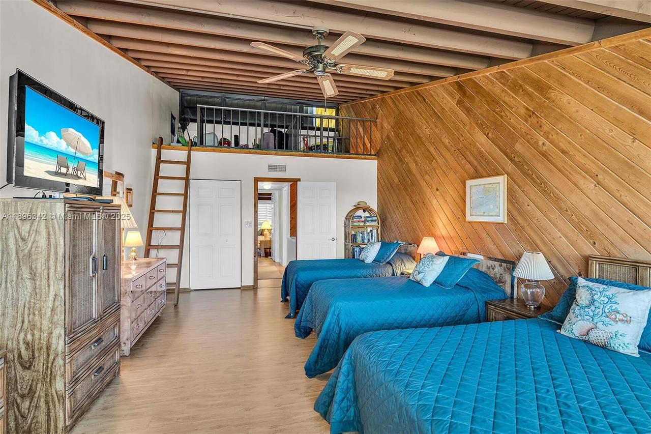 Real estate property located at 87200 Overseas Hwy H4, Monroe, Executive Bay Club, Islamorada, FL