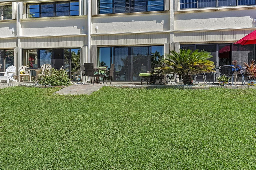 Real estate property located at 87200 Overseas Hwy H4, Monroe, Executive Bay Club, Islamorada, FL