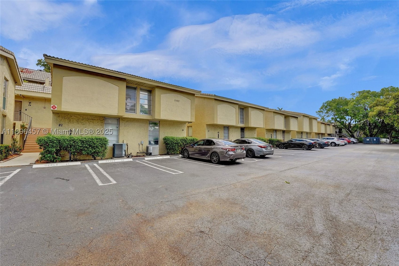 Real estate property located at 8401 Sample Rd #20, Broward, Lafayette Condo, Coral Springs, FL